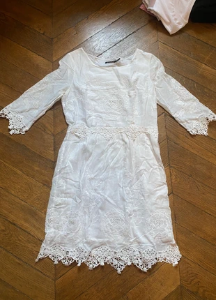 petite robe blanche en dentelle, marque: Massimo Dutti, état: Très bon état, taille: S / 36 / 8, 13,00 €, 14,35 € Protection acheteurs incluse