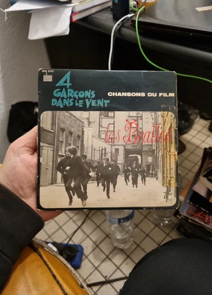 The Beatles 45 tours 4 Garçons dans le Vent 1964, condition: Good, €18.00, €19.60 includes Buyer Protection