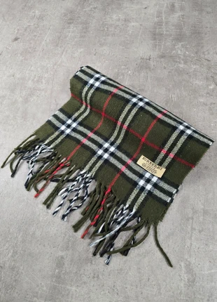 Écharpe Burberry en cachemire verte à carreaux rouge noir et blanc, brand: Burberry, condition: Good, €24.00, €25.90 includes Buyer Protection