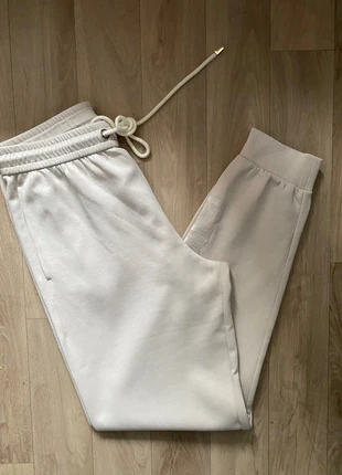 Pantalon max Mara, marque: Max Mara, état: Neuf sans étiquette, taille: M / 38 / 10, 50,00 €, 53,20 € Protection acheteurs incluse