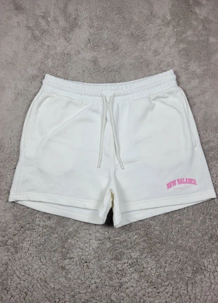 Short de sport pour Femme New Balance Blanc / Crème - Taille L, marque: New Balance, état: Neuf sans étiquette, taille: L / 40 / 12, 25,00 €, 26,95 € Protection acheteurs incluse