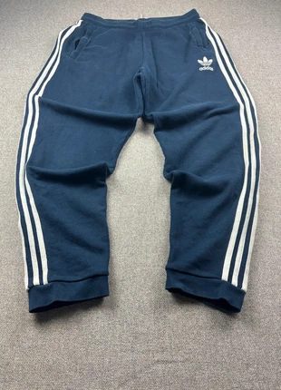 Adidas Vintage Joggers 2000s Navy Blue, marque: adidas, état: Très bon état, taille: M, 14,00 €, 15,40 € Protection acheteurs incluse