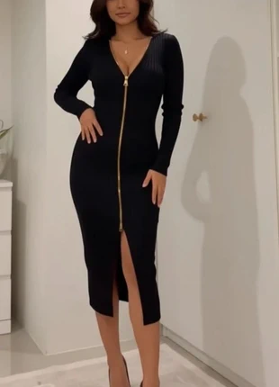 Robe midi noire moulante à zip doré, décolleté V et fente élégante, chic taille M., marke: Vintage Chic, zustand: Sehr gut, größe: M / 38 / 10, 56,90 €, 60,45 € inklusive Vinted-Käuferschutz