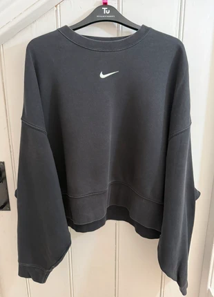 Nike Cropped Oversized Swoosh Sweatshirt – Black (Women’s M / fits boxy), brand: Nike, condition: Very good, size: M / UK 12-14, £21.50, £23.28 includes Buyer Protection