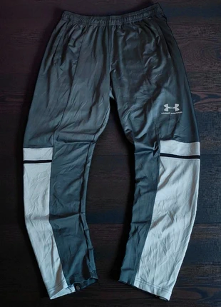 Pantaloni Under Armour | L | Sportswear, merk: Under Armour, staat: Heel goed, maat: L, € 18,90, € 20,55 inclusief Kopersbescherming
