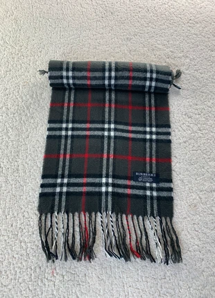Échappe burberry 100% cachemir fabriqué en Grande Bretagne vintage y2k automne hiver, marque: Burberry, état: Très bon état, 49,90 €, 53,10 € Protection acheteurs incluse
