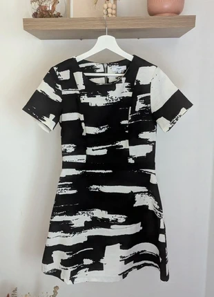 Robe courte effet artistique _ Suncoo _ Taille 38, marque: suncoo, état: Très bon état, taille: M / 38 / 10, 50,00 €, 53,20 € Protection acheteurs incluse