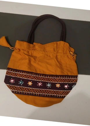 Petit sac à man bohème, marke: petit sac à man bohème, zustand: Sehr gut, 15,00 €, 16,45 € beinhaltet Vinted-Käuferschutz Pro