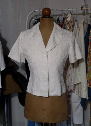Un deux trois - made in france - taille 38 - haut manche courte - blanc brodée, marque: Vintage Dressing, état: Très bon état, taille: M / 38 / 10, 22,00 €, 23,80 € Protection acheteurs incluse