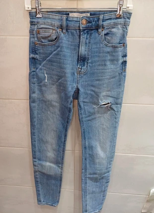 Pantalón de stradivarius, marca: Stradivarius, estado: Muy bueno, tamaño: S / 36 / 8, 4,00 €, 4,90 € Protección al comprador incluida