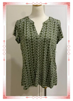 Top Bréal Tee shirt col en V manches courtes vert Taille L, brand: Bréal, condition: Very good, size: L / 40 / 12, €4.90, €5.85 includes Buyer Protection