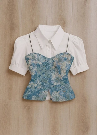 Haut chemise blanche avec corset fleuri bleu style vintage, marque: B.l.e.u., état: Très bon état, taille: S / 36 / 8, 49,00 €, 52,15 € Protection acheteurs incluse