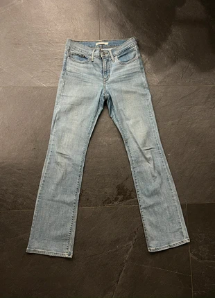 levati flared bootcut, marke: Levi's, zustand: Sehr gut, größe: M / 38 / 10, 15,00 €, 16,45 € inklusive Vinted-Käuferschutz