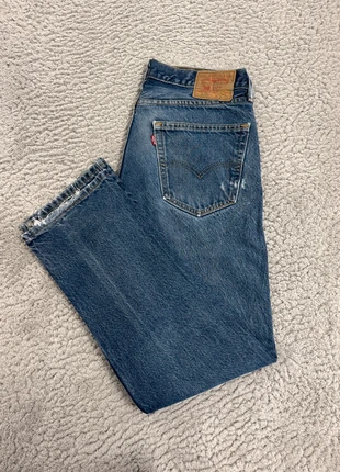 Jean Levi’s 505 Vintage 90s Custom Destroy bleu - Straight Fit - W34L32 (FR44), marke: Levi's, zustand: Sehr gut, größe: W34 | DE 50, 36,99 €, 39,54 € beinhaltet Vinted-Käuferschutz Pro