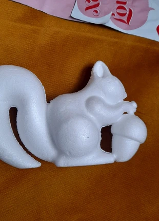 Piepschuim Eekhoorn, merk: Pipoos, staat: Nieuw met prijskaartje, € 2,00, € 2,80 inclusief Kopersbescherming