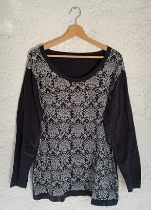 Pull gris et imprimé dentelle, brand: Kiabi, condition: Very good, size: XXXL / 46 / 18, €4.00, €4.90 includes Buyer Protection