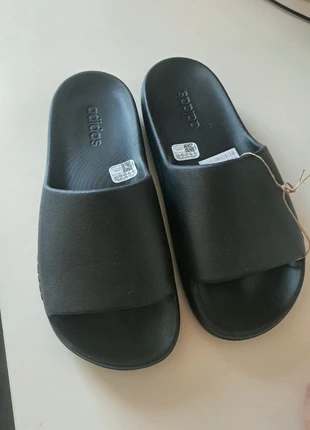 Ciabatte Adidas nere, marque: adidas, état: Neuf avec étiquette, taille: 44,5, 25,00 €, 26,95 € Protection acheteurs incluse