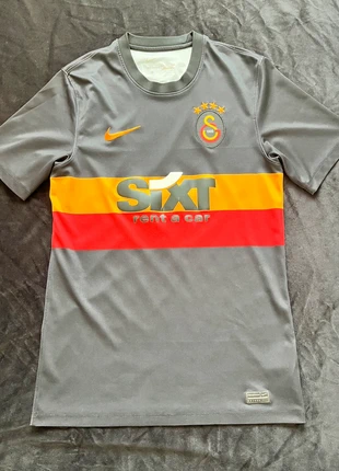 Maillot Galatasaray 2021/2022, marque: Galatasaray, état: Très bon état, taille: S, 8,00 €, 9,10 € Protection acheteurs incluse