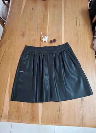 Jupe cuir noire, marque: Naf Naf, état: Neuf sans étiquette, taille: L / 40 / 12, 7,00 €, 8,05 € Protection acheteurs incluse