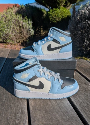 Nike Air Jordan 1 Mid Ice Blue GS 2022 Taille 37,5, brand: Jordan, condizioni: Nuovo con cartellino, taglia: 37.5, €70.00, €74.20 include la Protezione acquisti
