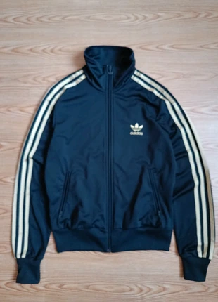 Veste Adidas Originals femme taille S 36, marke: adidas, zustand: Sehr gut, größe: S / 36 / 8, 29,00 €, 31,15 € inklusive Vinted-Käuferschutz