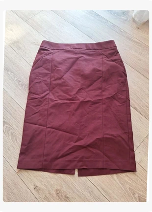 Jupe 4 droite bordeaux Camaïeu T38, marca: Camaïeu, estado: Muito bom, tamanho: M / 38 / 10, €4.00, €4.90 inclui Proteção do Comprador Pro