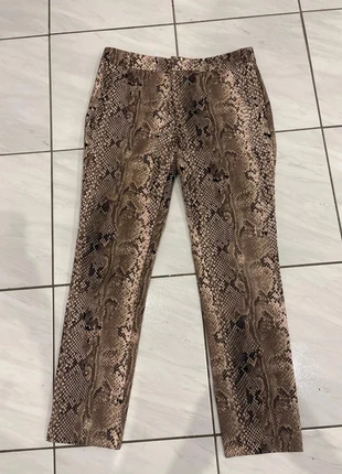 Pantalon femme droit marron noir stradivarius en très bon état taille 36/S, marque: Stradivarius, état: Très bon état, taille: S / 36 / 8, 10,00 €, 11,20 € Protection acheteurs incluse