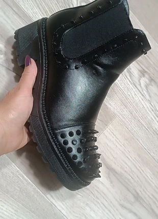 Stivaletti basso con borchie nere, marke: Dame Rose, zustand: Sehr gut, größe: 40, 22,00 €, 23,80 € inklusive Vinted-Käuferschutz