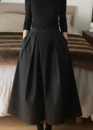 Pantalon Noir Harem Jambes Larges - Coupe Tailleur Structurée | Tissu Lisse Non-Élastique - 405, marque: kolipo, état: Très bon état, taille: S / 36 / 8, 39,99 €, 42,69 € Protection acheteurs (Pro) incluse