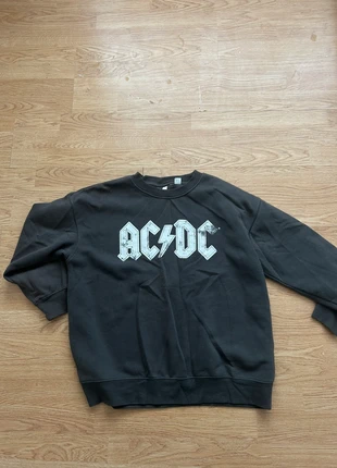 ACDC sweater, marque: AC/DC, état: Très bon état, taille: S / 36 / 8, 4,00 €, 4,90 € Protection acheteurs incluse