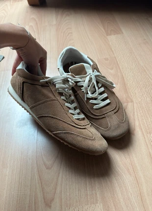 Braune Sneaker Vintage Schuhe Beige Braun, marque: Stradivarius, état: Très bon état, taille: 40, 8,00 €, 9,10 € Protection acheteurs incluse