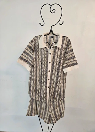 Joli ensemble taille 44, marque: Shein, état: Neuf sans étiquette, taille: XXL / 44 / 16, 15,00 €, 16,45 € Protection acheteurs incluse