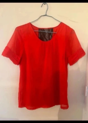 T-shirt rouge femme avec dentelle noir en taille M, état: Très bon état, taille: M / 38 / 10, 4,00 €, 4,90 € Protection acheteurs incluse