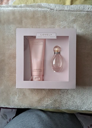 Lovely Sarah Jessica Parker body lotion/Edt perfume Xmas gift, brand: Sarah Jessica Parker, condition: New with tags, £8.00, £9.10 includes Buyer Protection