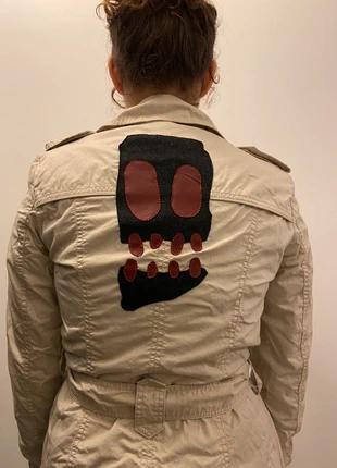 Trench empiècement tête de mort, marque: Japan Style, état: Très bon état, taille: S / 36 / 8, 35,00 €, 37,45 € Protection acheteurs incluse