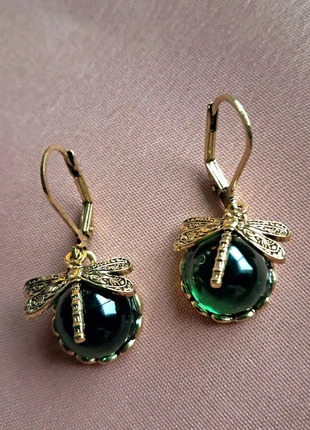 Stainless steel, brons/goudkleurige vintage oorbellen met groen steentje. Nieuw, staat: Nieuw zonder prijskaartje, € 4,99, € 5,94 inclusief Kopersbescherming