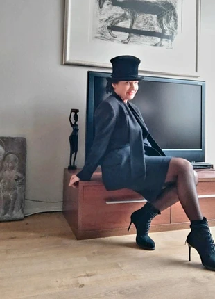 Black hat, merk: Unique, staat: Heel goed, maat: M, € 150,00, € 158,20 inclusief Kopersbescherming