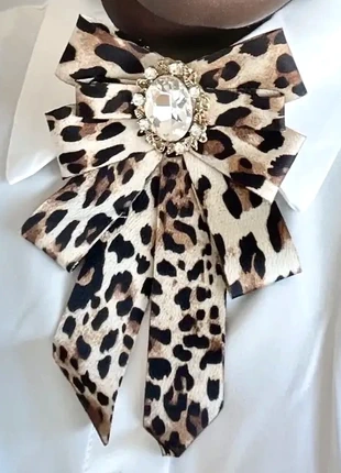 Noeud papillon femme broche imprimée léopard bijou de col, condition: Very good, €7.50, €8.58 includes Buyer Protection Pro