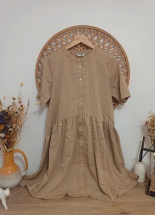 Vestido camisero color camel con botones delanteros y corte suelto, precio original 39,99€, marque: Pieces, état: Très bon état, taille: M / 38 / 10, 25,00 €, 26,95 € Protection acheteurs incluse