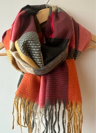 Sjaal dames - rood geel grijs wolwit, état: Très bon état, 13,99 €, 15,39 € Protection acheteurs incluse