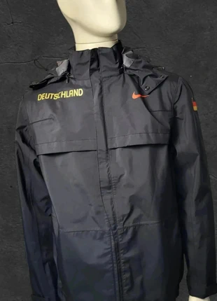 Nike veste coupe-vent Deutschland M noir 2008 | Nike Deutschland windbreaker M black 2008, brand: Nike, condition: Very good, size: M, €34.90, €37.35 includes Buyer Protection