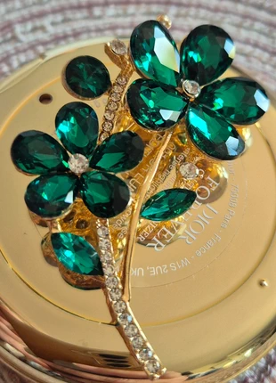 Broche fleurs, staat: Heel goed, € 11,00, € 12,25 inclusief Kopersbescherming