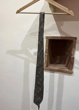 Cravatta Corneliani uomo – 100% seta – Made in Italy, merk: Corneliani, staat: Nieuw zonder prijskaartje, € 16,00, € 17,50 inclusief Kopersbescherming