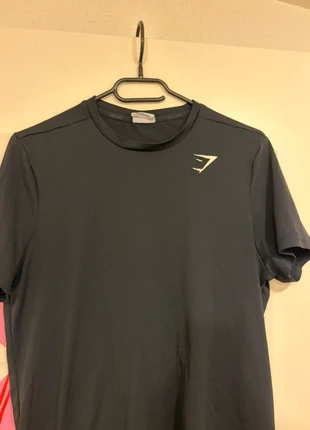 T shirt sport, marque: Gymshark, état: Très bon état, taille: S, 10,00 €, 11,20 € Protection acheteurs incluse