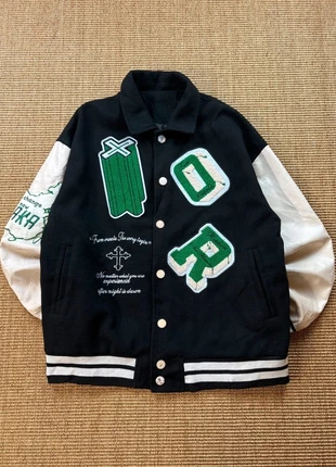 Blouson bouton teddy varsity noir blanc patchs brodés squelette look us OT AKA L homme #0174, marca: Vintage Dressing, estado: Muy bueno, tamaño: L, 55,87 €, 59,36 € Protección al comprador Pro incluida