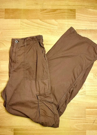 Pantaloni marroni Wide leg Bershka con laccetti regolabili - Cargo Brown Pants, marque: Bershka, état: Très bon état, taille: L / 40 / 12, 16,00 €, 17,50 € Protection acheteurs incluse