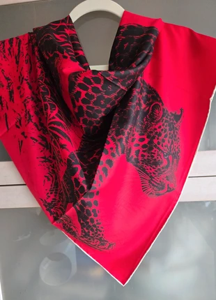 Splendide Foulard carré en soie 90cm Neuf léopard, condition: New without tags, €15.00, €16.45 includes Buyer Protection