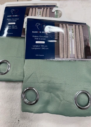 Lot de deux rideaux verts 1.40/2.40, état: Neuf avec étiquette, taille: 200 cm - 249 cm, 22,90 €, 24,75 € Protection acheteurs incluse