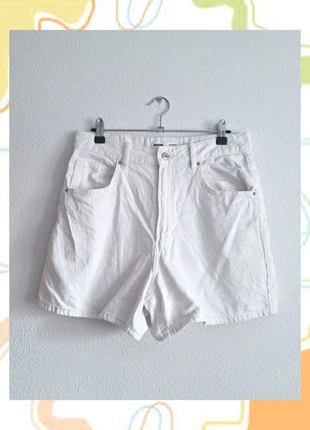 Short vaquero blanco cintura alta - Short en jean blanc taille haute (Bershka), marque: Bershka, état: Très bon état, taille: L / 40 / 12, 11,99 €, 13,29 € Protection acheteurs incluse