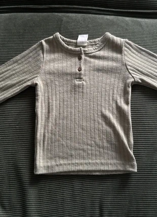 T-shirt manche longue épais, marca: H&M, estado: Muito bom, tamanho: 6-9 meses / 68 cm, €2.00, €2.80 inclui Proteção do Comprador